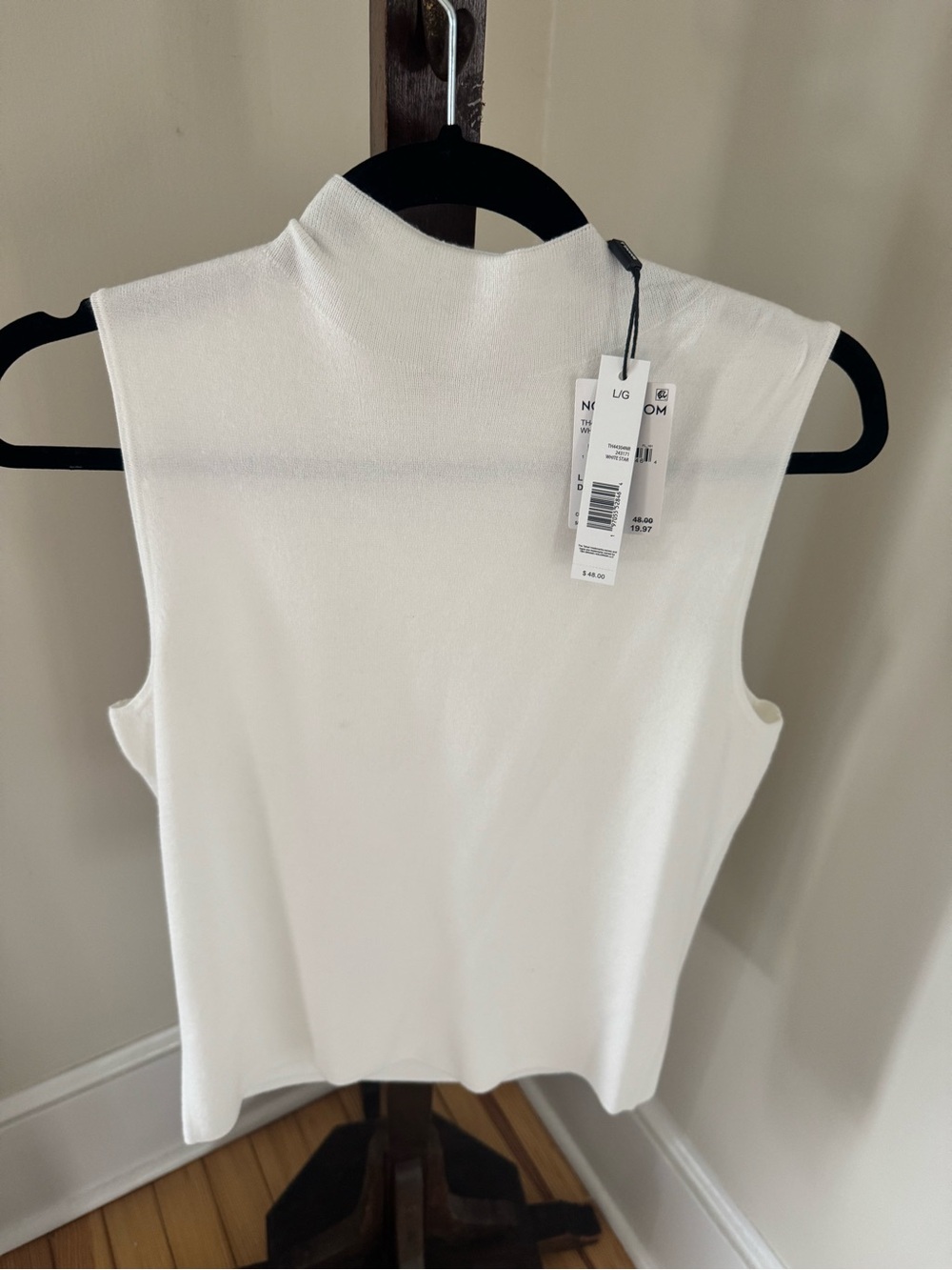 T Tahari White Star Sleeveless Mock-Neck — Size L